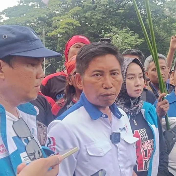 Buruh Tuntut Revisi UMP, Gubernur DKI dan Jabar Dipanggil ke Istana