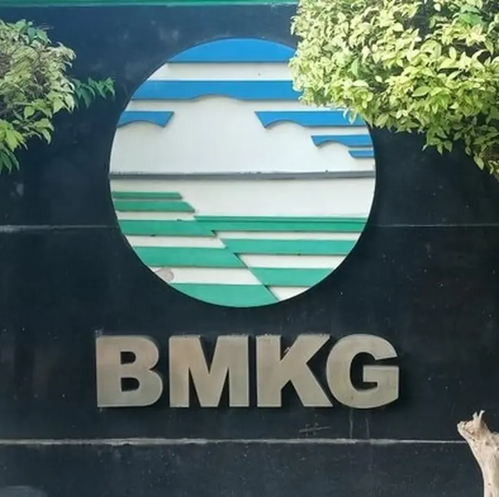 BMKG Prediksi Hujan Ringan Sambut Malam Tahun Baru 2026 di Jakarta