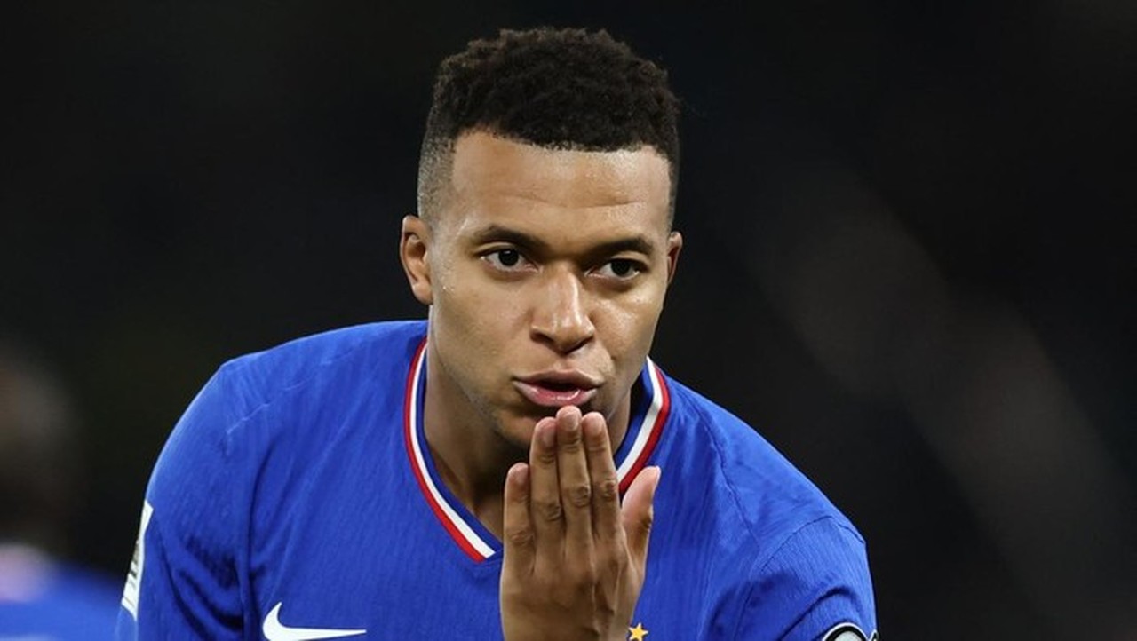 Frank Leboeuf: Kylian Mbappe Belum Bisa Disejajarkan dengan Legenda Zinedine Zidane