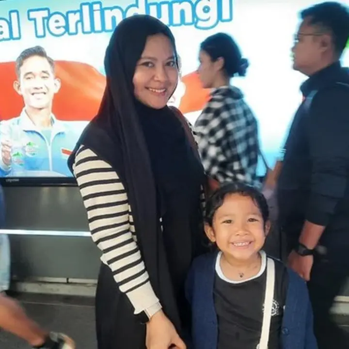 Ortu Tetap Bawa Anak Liburan Naik KRL Meski Jam Sibuk, Akui Belum Tahu Imbauan KAI