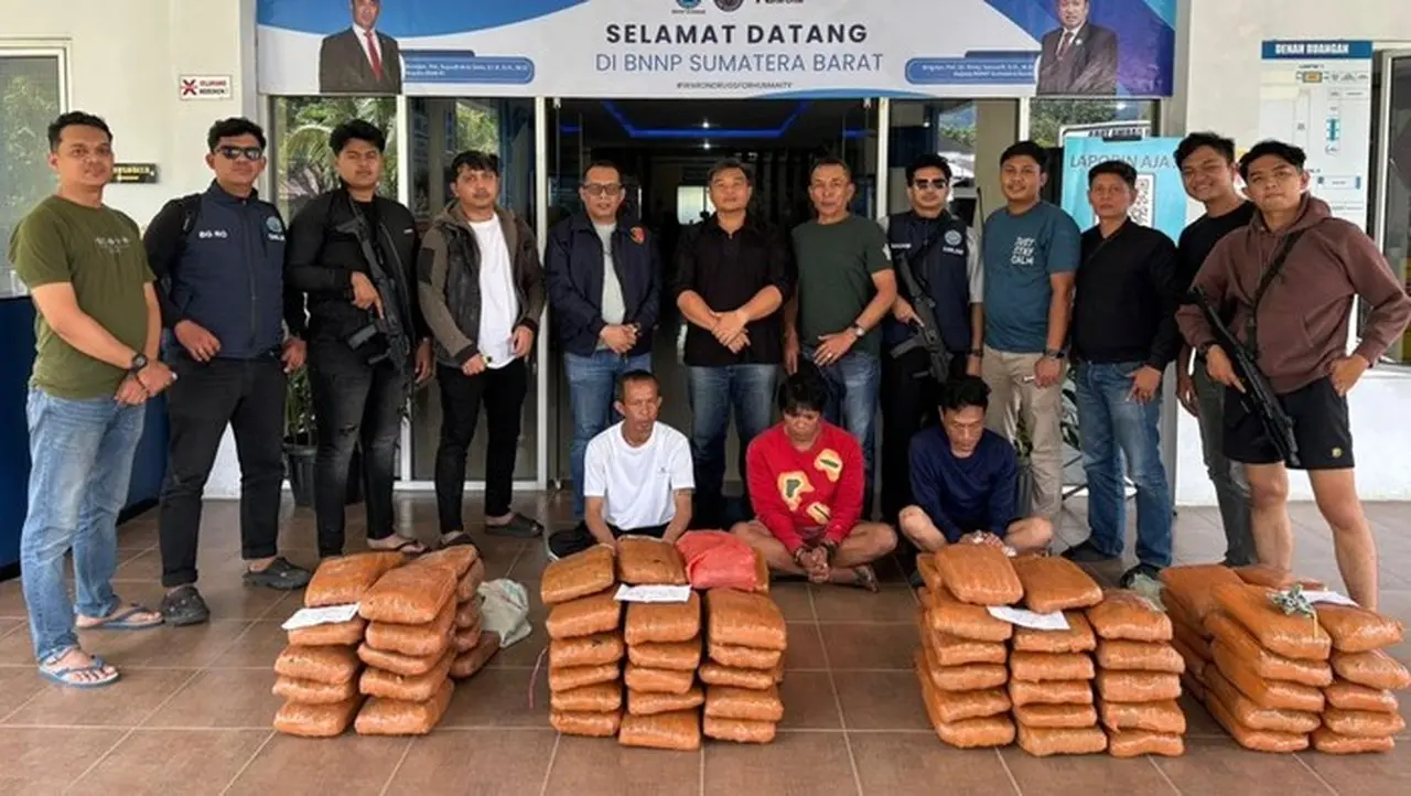 Foto: Bnn Sumbar Ungkap Peredaran 100 Paket Ganja Di Agam (dok. Istimewa)