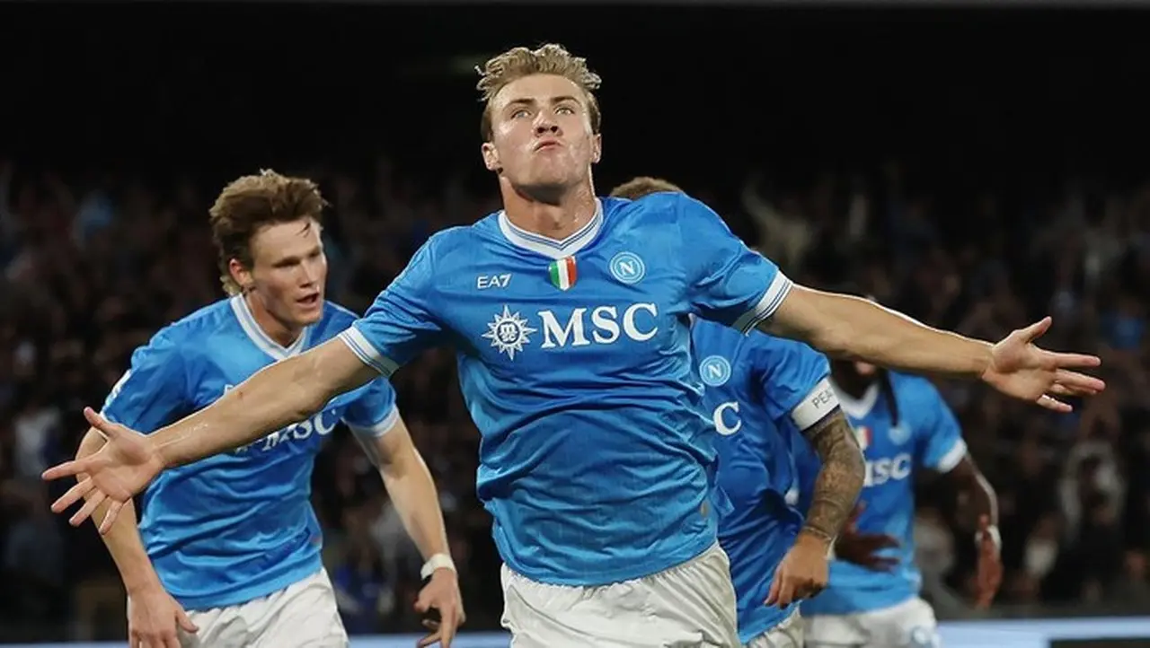 Rasmus Hojlund Tampil Tajam Bersama Napoli (foto: Ciro De Luca/reuters)