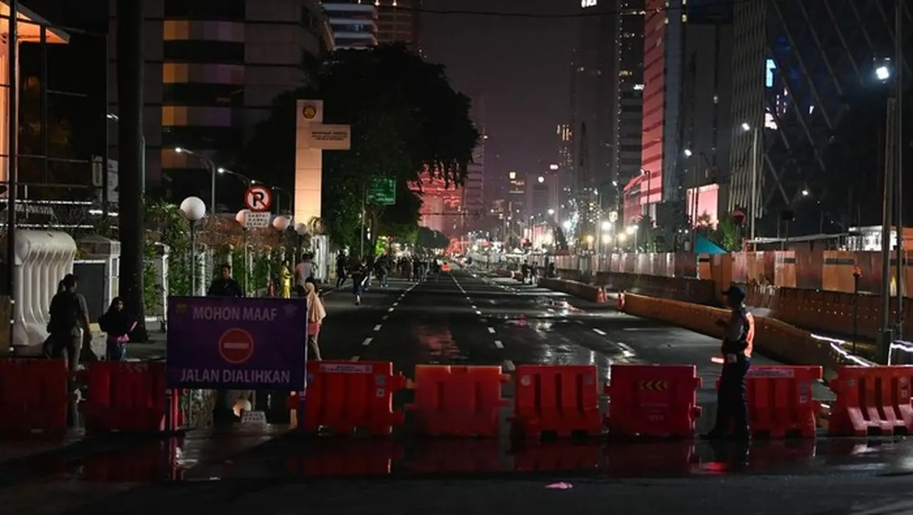 Ilustrasi Penutupan Jalan (foto: Antara Foto/aditya Pradana Putra)