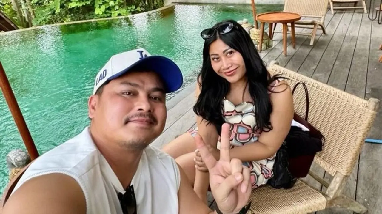 Boiyen Dan Suami, Rully Anggi Akbar. Foto: Instagram @boiyenpesek