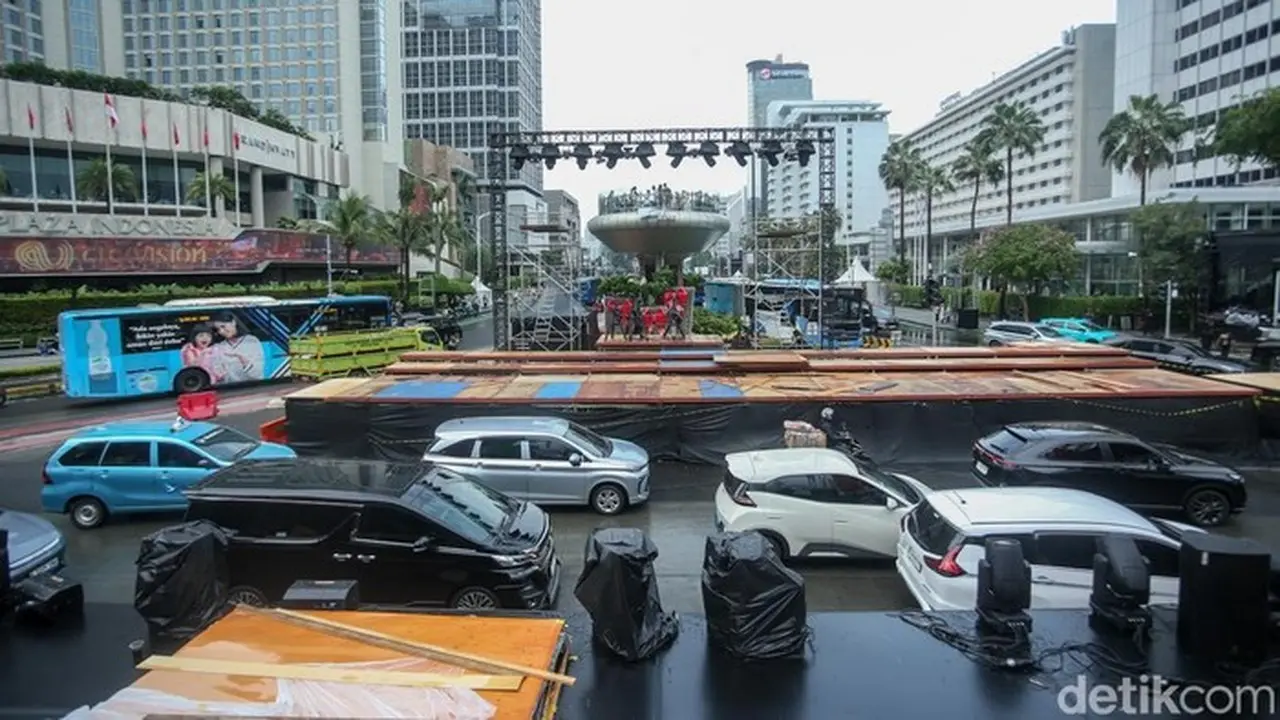 Foto Bundaran Hi Pesiapan Malam Tahun Baru: (rifkianto Nugroho/detikfoto)