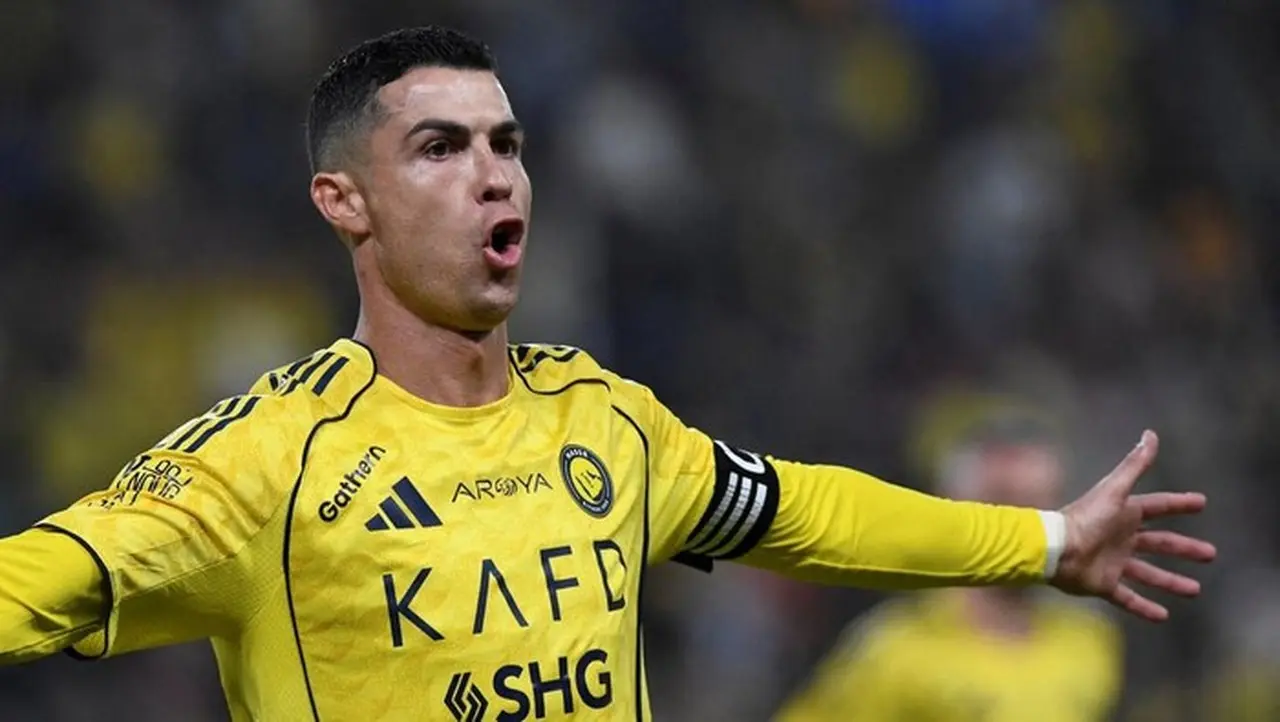 Cristiano Ronaldo Bikin Gol Aneh Saat Melawan Al Ettifaq. (foto: Reuters/stringer)