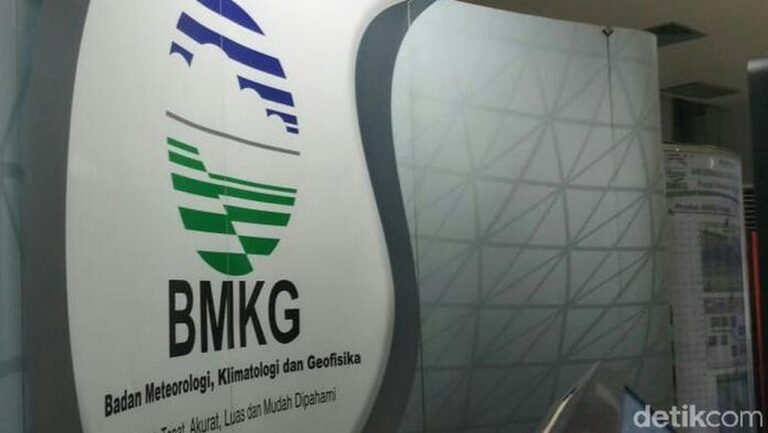 BMKG Bantah Hoax ‘Squall Line’ Hancurkan Jabodetabek Malam Tahun Baru 2026 BMKG Bantah Hoax ‘Squall Line’ Hancurkan Jabodetabek Malam Tahun Baru 2026