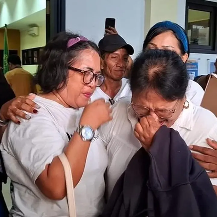 Keluarga Prada Lucky Bersyukur, 21 Terdakwa Penganiayaan Divonis 6-9 Tahun Penjara dan Dipecat