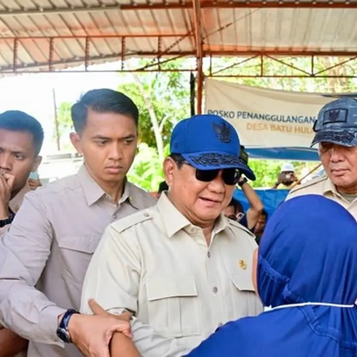 Prabowo Subianto Tinjau Langsung Posko Kesehatan Korban Bencana di Tapanuli Selatan