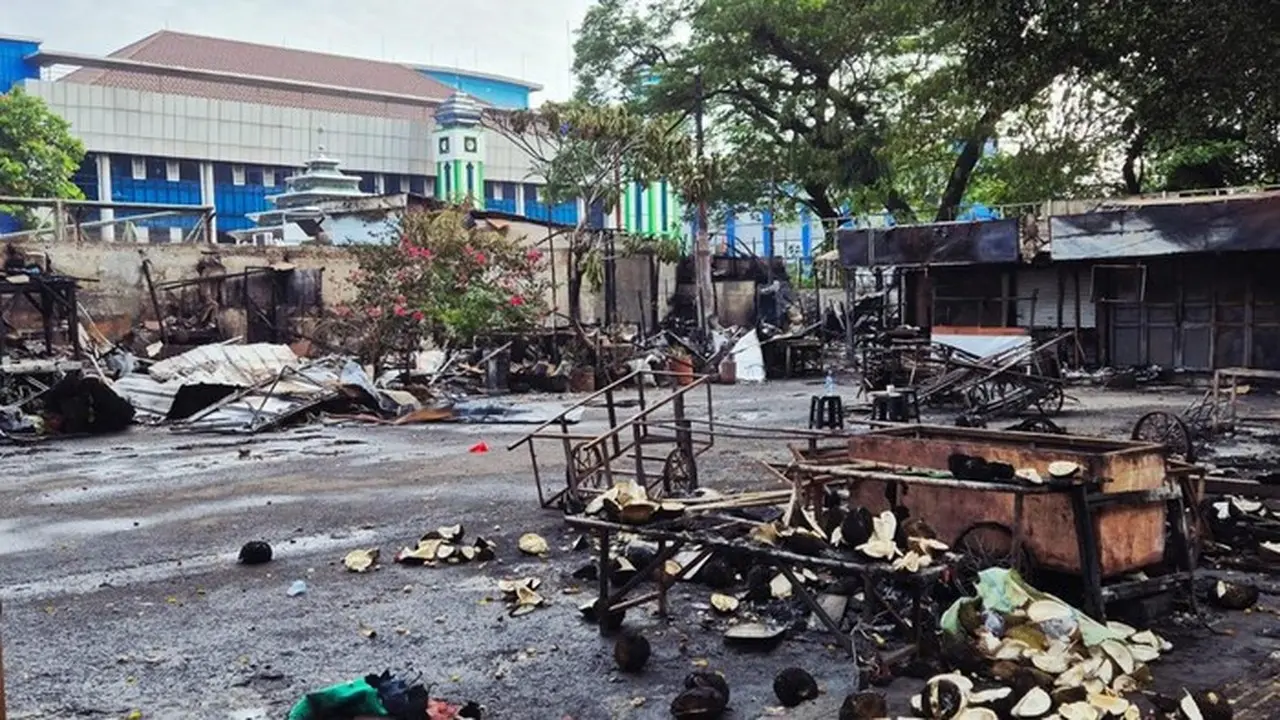 Warung Makan Dibakar Di Kalibata, Buntut Ricuh 'matel. (foto: Istimewa)