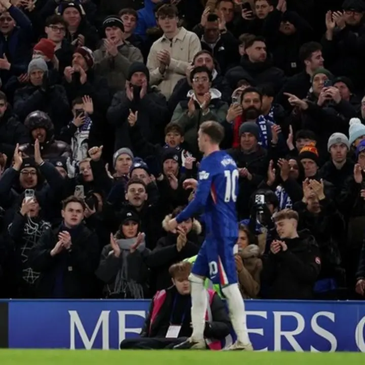 Suporter Chelsea Geram Cole Palmer Diganti, Asisten Pelatih Beri Penjelasan