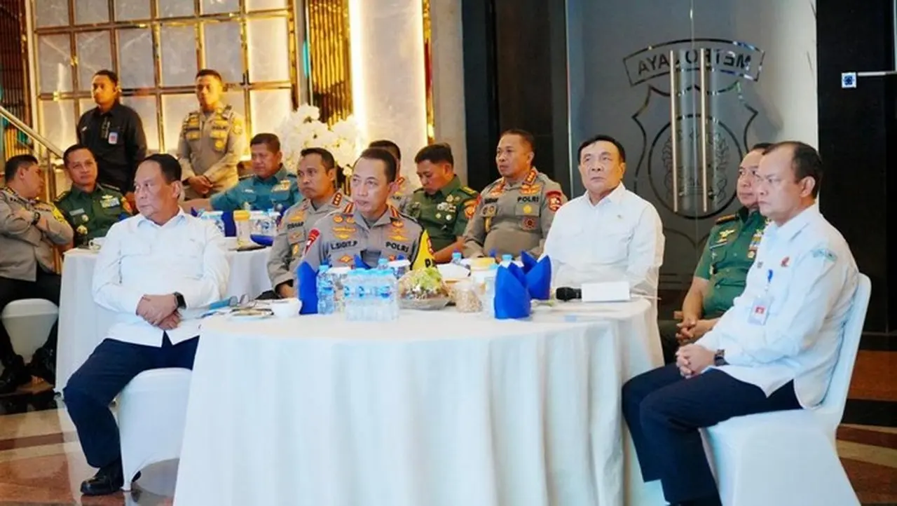 Foto: Kapolri Jenderal Polisi Listyo Sigit Prabowo Melaksanakan Monitoring Langsung Pengamanan Malam Pergantian Tahun Baru 2026. (dok Istimewa).