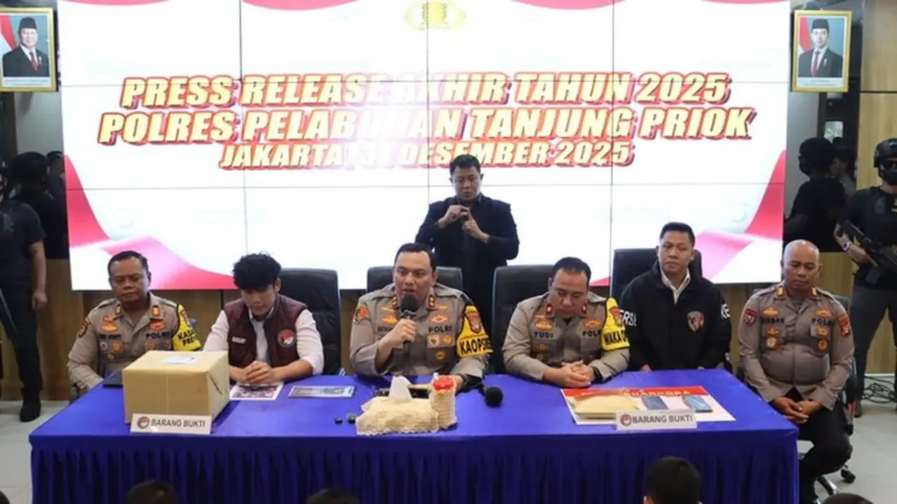 Kapolres Pelabuhan Tanjung Priok Akbp Martuasah H Tobing Dalam Acara Rilis Akhir Tahun 2025, Rabu (31/12/2025). (dok Istimewa)