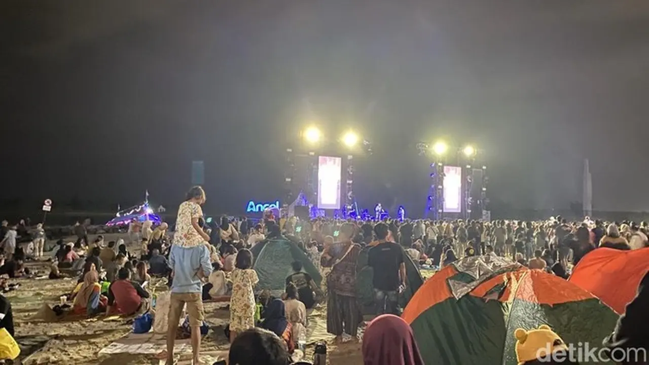 Suasana Pengunjung Padati Lokasi Konser Perayaan Malam Tahun Baru 2026 Di Taman Impian Jaya Ancol, Jakarta Utara (jakut). (devi/detikcom)