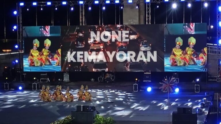 Malam Tahun Baru di Lapangan Banteng: Pesta Musik Berbalut Aksi Solidaritas untuk Korban Bencana Malam Tahun Baru di Lapangan Banteng: Pesta Musik Berbalut Aksi Solidaritas untuk Korban Bencana