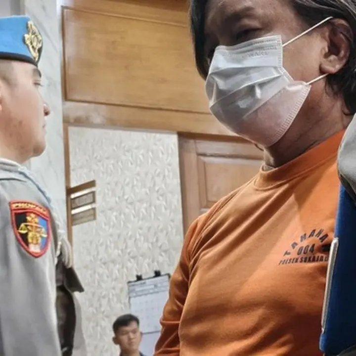 Pria Berjaket Ojol Gadungan Tembak Lansia di Bandung dengan Airsoft Gun