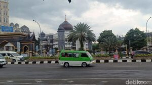 Angkot Nekat Beroperasi di Puncak Bogor Meski Dilarang Selama Libur Natal dan Tahun Baru