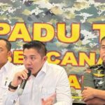 Seskab Teddy Indra Wijaya Beri 8 Arahan Akselerasi Pemulihan Pascabencana di Sumbar, Sumut, dan Aceh