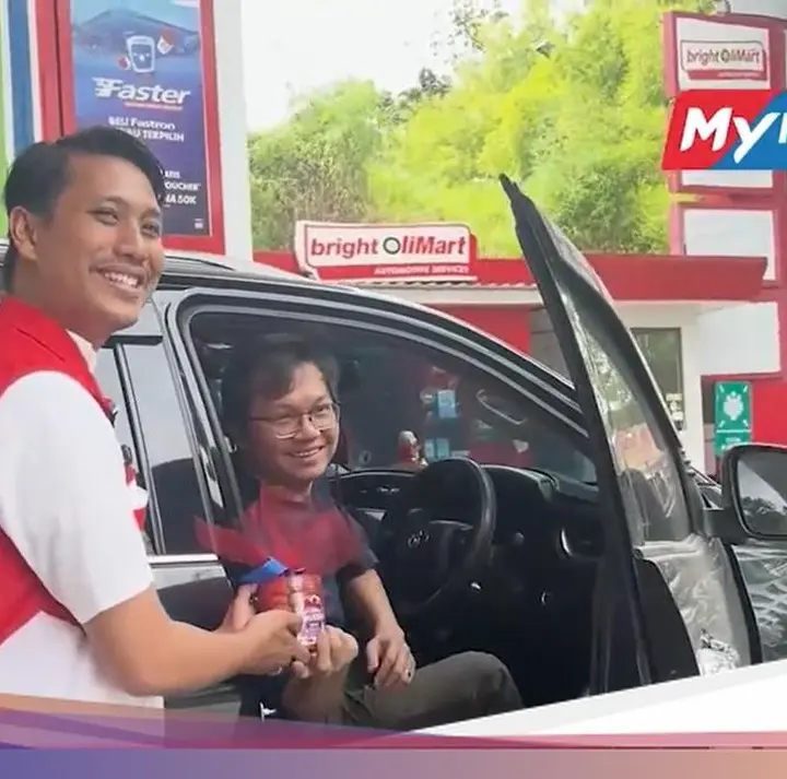 Pertamina Sumbagut Rayakan Natal dengan Bagikan Hampers UMKM Lokal di 25 SPBU