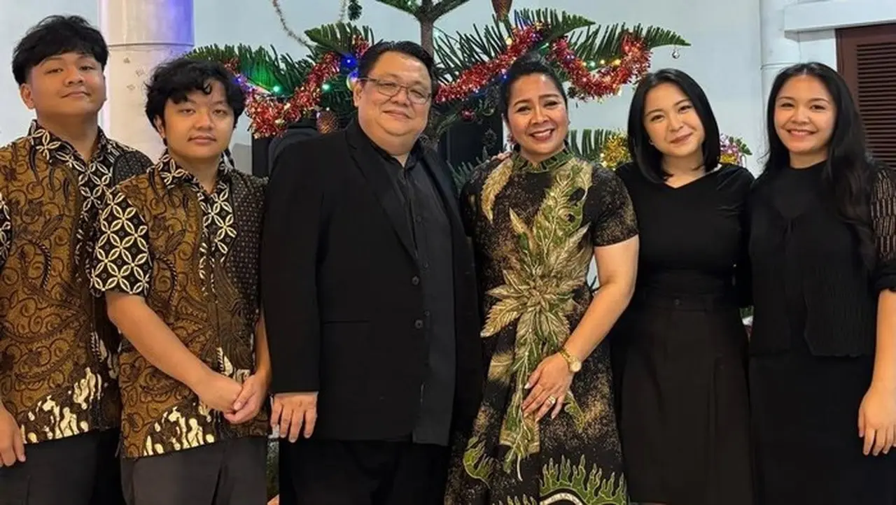 Kebersamaan Bernadya Dengan Keluarga. Foto: Dok. Instagram @bernadyaribka