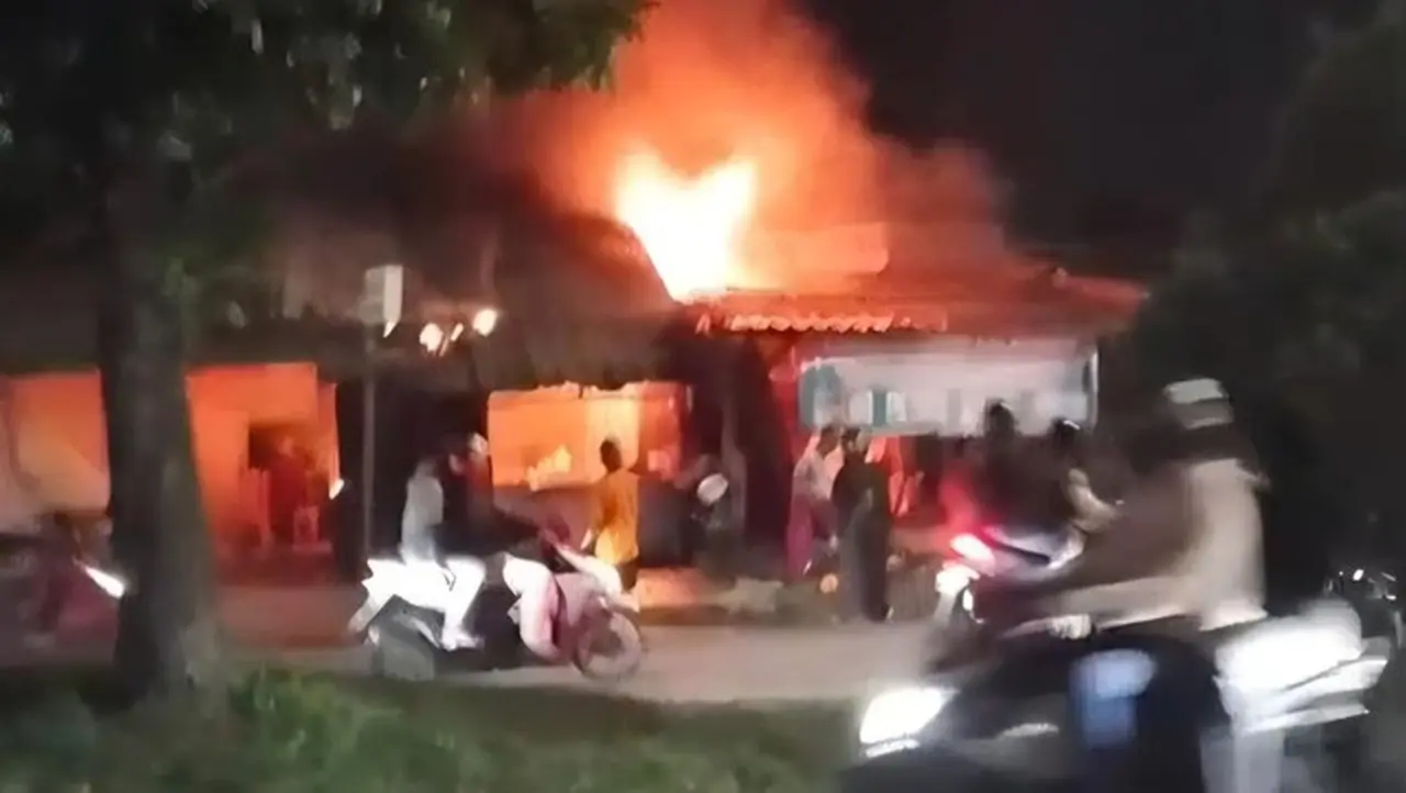 Kebakaran Rumah Makan Di Jalan Kolonel Ahmad Syam, Kelurahan Katulampa, Kota Bogor, Jawa Barat. (foto: Dok. Istimewa)