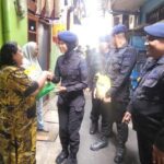 Brimob Polda Metro Jaya Salurkan 625 Kg Beras untuk 125 KK di Kebon Sirih, Jakarta Pusat