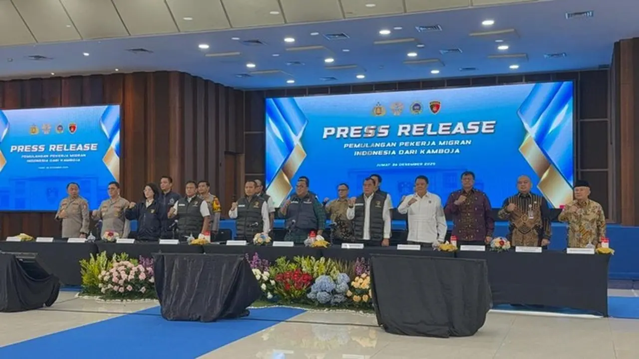 Foto: Konferensi Pers Pemulangan Sembilan Wni Korban Tppo Di Kamboja Ke Tanah Air. (rumondang/detikcom)