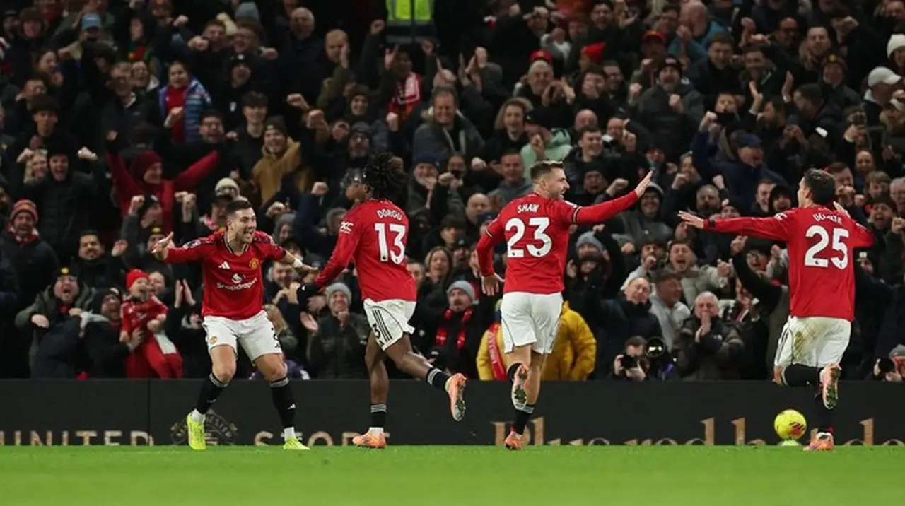 Patrick Dorgu Bawa Manchester United Kalahkan Newcastle United 1 0. (reuters/phil Noble)