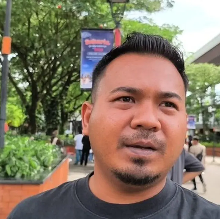 Pelancong Malaysia Terpesona Rumah Adat TMII, Ajak Keluarga Jelajahi Keindahan Nusantara