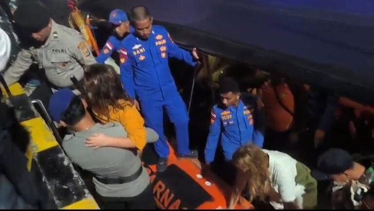 Kapal Pinisi Tenggelam di Labuan Bajo, 4 Turis Spanyol Masih Hilang dalam Pencarian Intensif