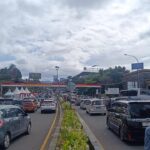 Arus Puncak Bogor Padat Akibat One Way, Kendaraan Pelat B Dominasi Jalur Wisata