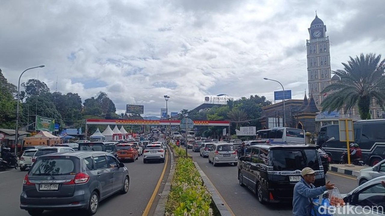 Arus Puncak Bogor Padat Akibat One Way, Kendaraan Pelat B Dominasi Jalur Wisata
