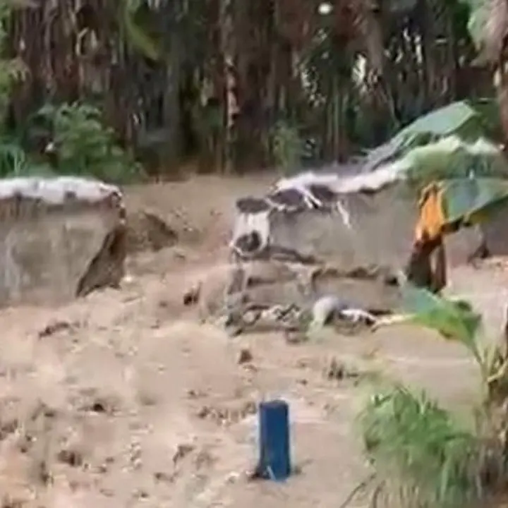 Tanggul Kali Babon Jebol, Ratusan KK di Semarang Terendam Banjir Akibat Hujan Deras