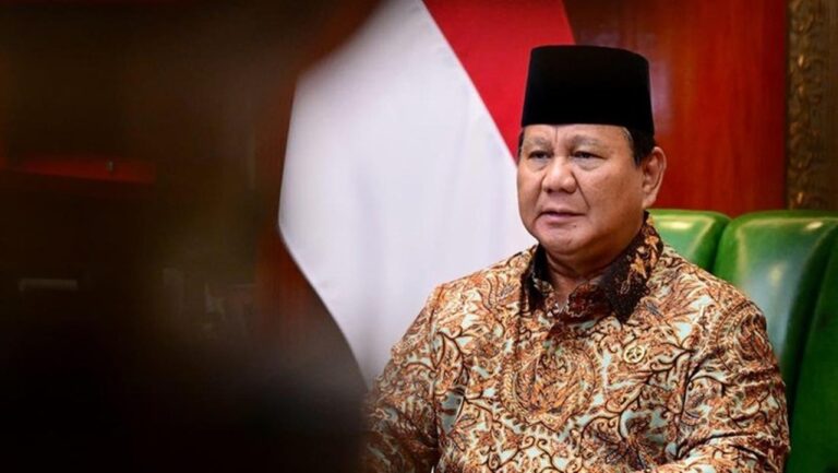 Prabowo Subianto dan Putra Hadiri Open House Natal di Rumah Kapolri Jenderal Listyo Sigit