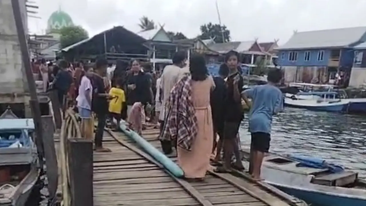 Foto: Perahu Jolloro Rombongan Camat Di Pangkep Terbalik Hingga Tiga Orang Tewas. (dok. Istimewa)