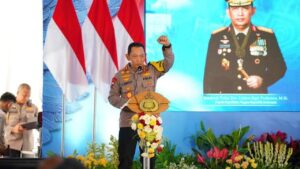 Kapolri Ingatkan Buruh Jaga Perjuangan dalam Koridor yang Benar di Museum Marsinah