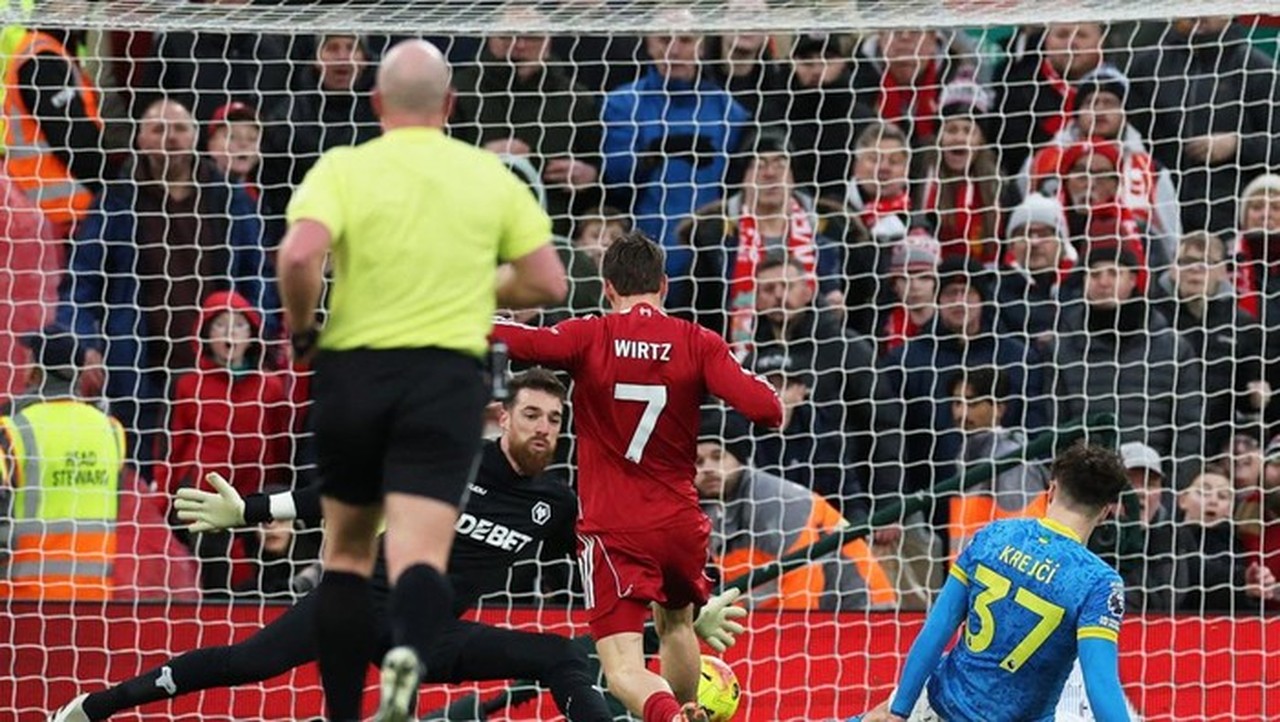 Babak I Usai, Liverpool Sementara Ungguli Wolves 2-0 Berkat Gol Gravenberch dan Wirtz