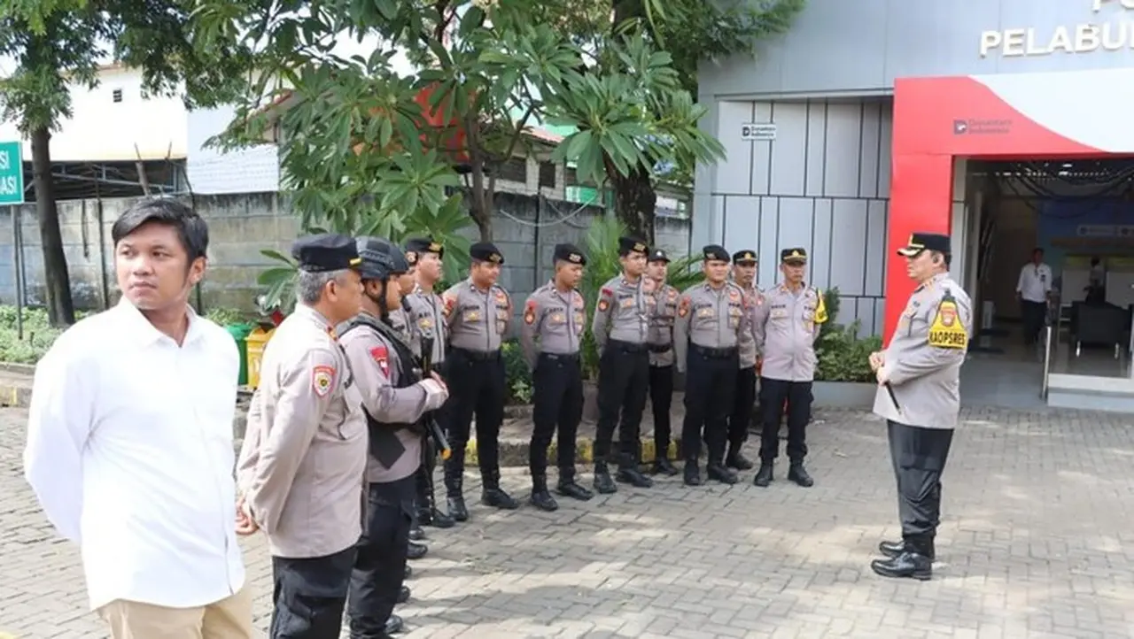 Foto: Polres Pelabuhan Tanjung Priok Memastikan Pos Pengamanan Siap Untuk Natal Dan Tahun Baru 2026. (dok. Ist)