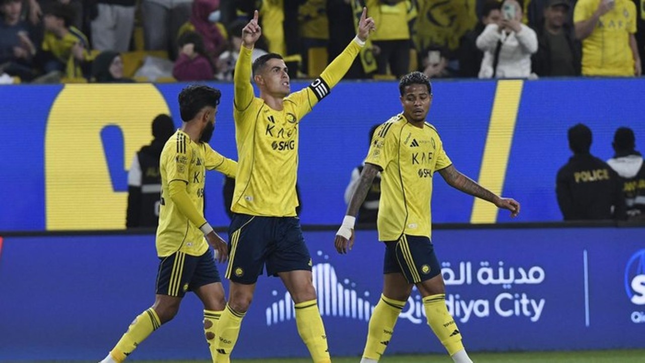 Dua Gol Ronaldo Bawa Al Nassr Taklukkan Al Akhdoud 3-0 di Liga Arab Saudi