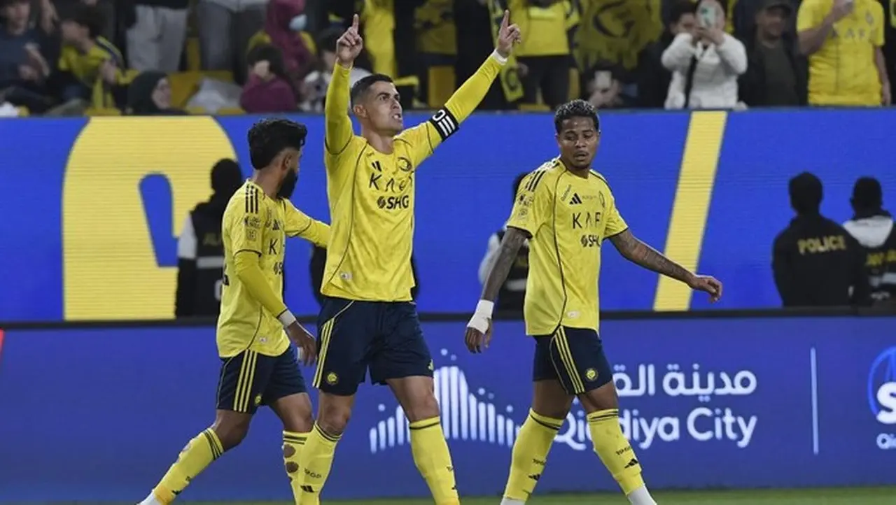 Cristiano Ronaldo Bikin Dua Gol, Al Nassr Menang 3 0 Atas Al Akhdoud. (reuters/stringer)