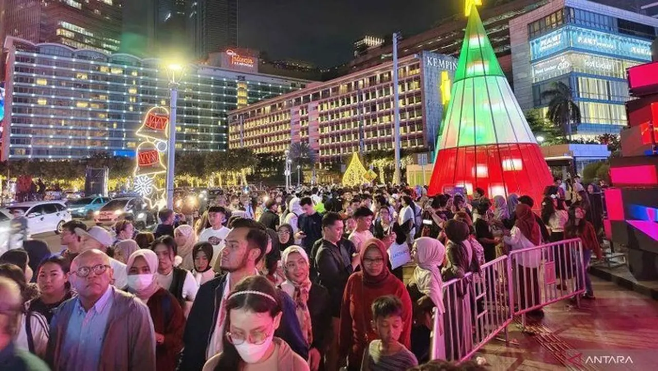 Foto: Suasana Jakarta Light Festival 2025 (antara/fathur Rochman).