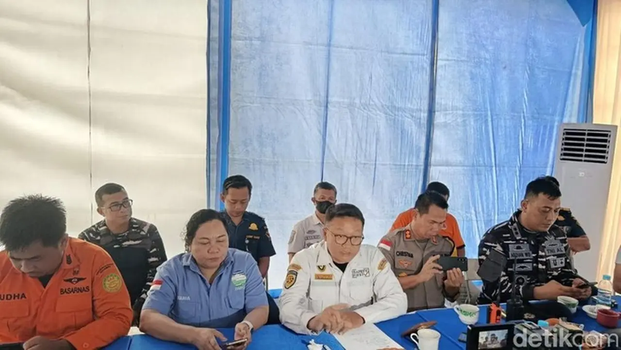 Kepala Ksop Kelas Iii Labuan Bajo Stephanus Risdiyanto (ketiga Dari Kiri). (ambrosius Ardin/detikbali)