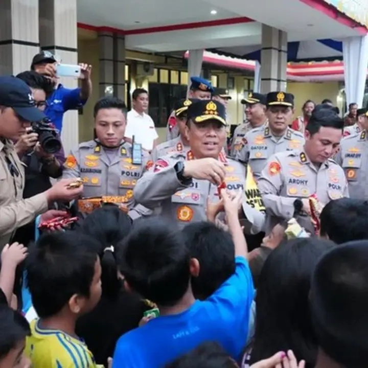 Wakapolri Dedi Prasetyo Tinjau Tapteng, Prioritaskan Pembukaan Jalur Logistik Pascabanjir