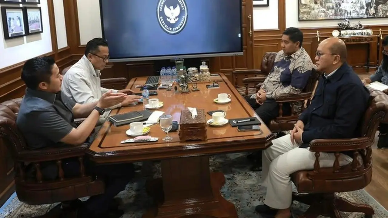 Pertemuan Seskab Dengan Sejumlah Menteri Membahas Huntara Dan Huntap Untuk Warga Di Sumatera. (dok. Ig Setkab)