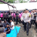 Wakapolri Dedi Prasetyo Tinjau Dapur Umum Bhayangkari dan Resmikan Sumur Bor di Padang Pariaman