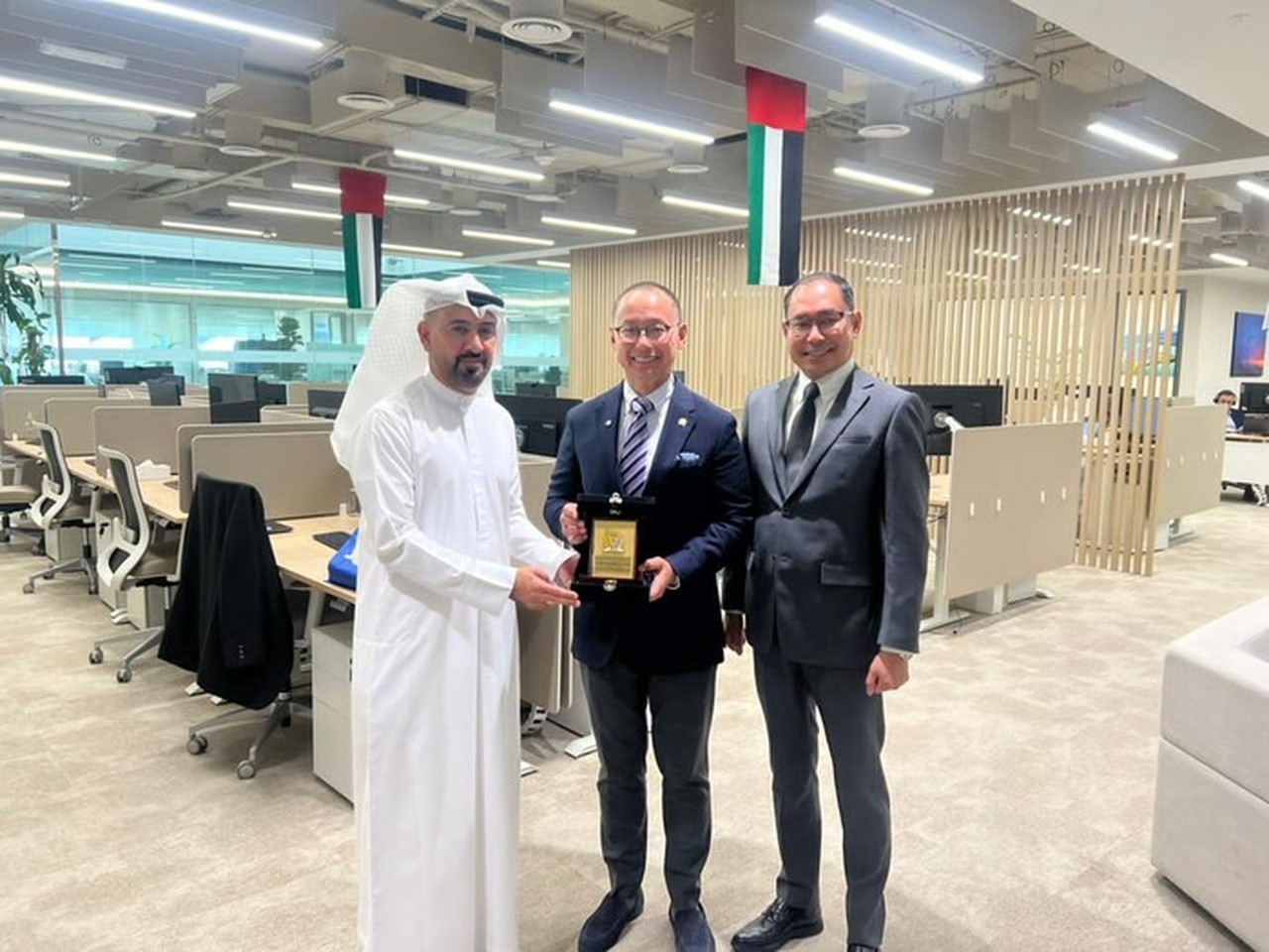 Wakil Ketua MPR Eddy Soeparno Bertemu Masdar di UEA, Bahas Investasi Energi Terbarukan 10 GW