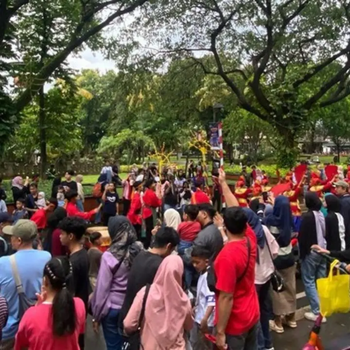 TMII Ganti Kembang Api dengan 1.000 Lilin untuk Peringati Korban Bencana