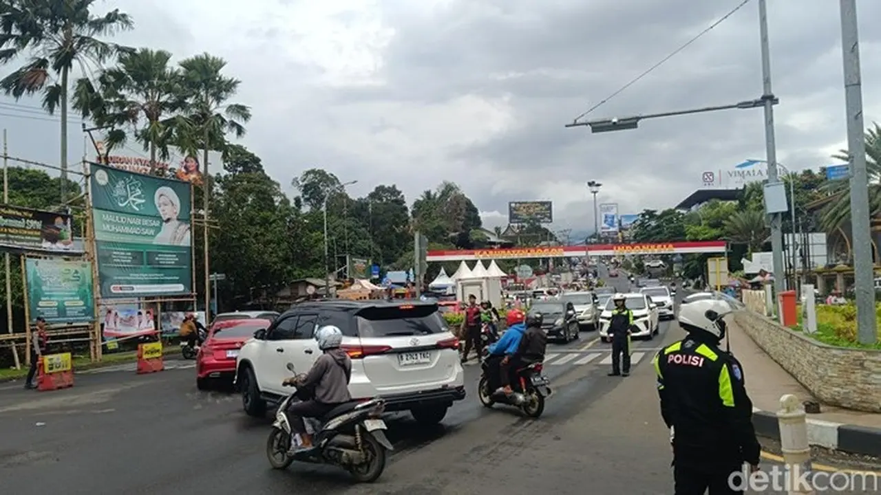 Lalu Lintas Simpang Gadog, Bogor, Kamis (25/12/2025). (foto: Rizky Adha/detikcom)