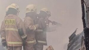 Papan Billboard Sarinah Terbakar Diduga Akibat Korsleting Listrik, Damkar Pastikan Tak Ada Korban