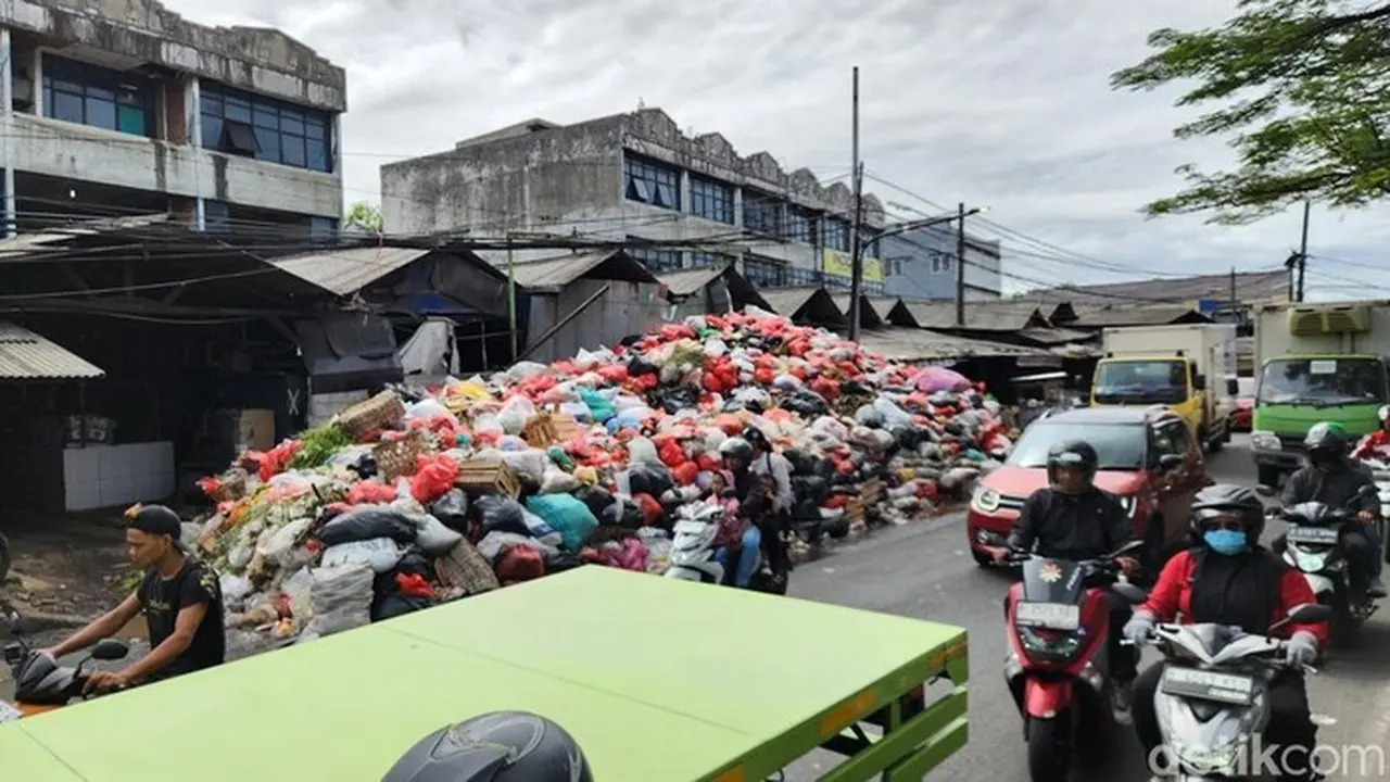 Foto: Gunungan Sampah Di Tangsel (adrial/detikcom)